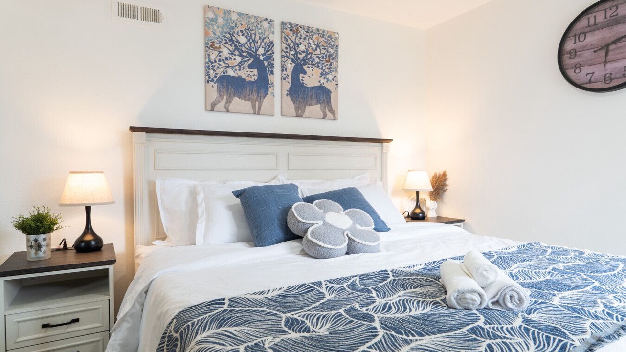 Photo of Bedroom in Shoreline