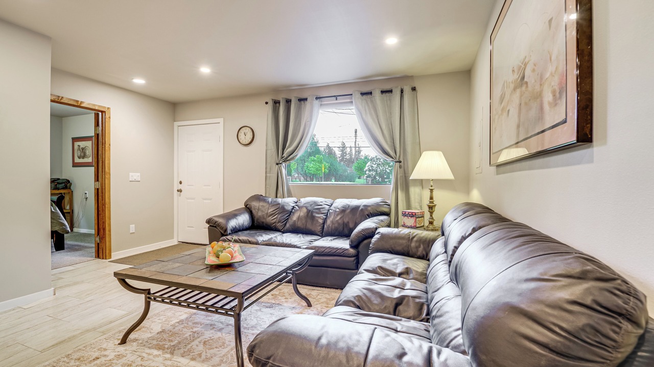 Photo of Livingroom in Martha Lake
