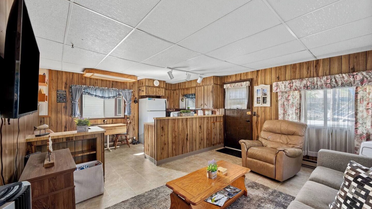 Photo of Livingroom in Bayview