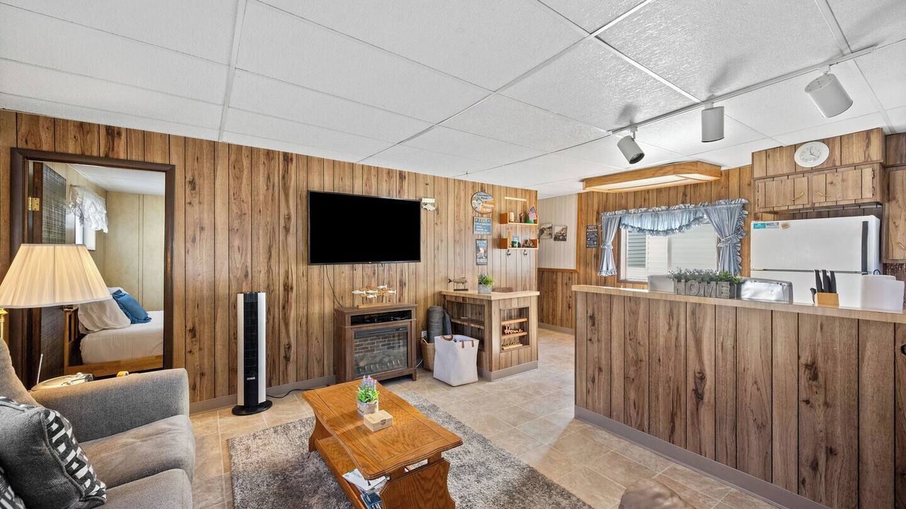 Photo of Livingroom in Bayview