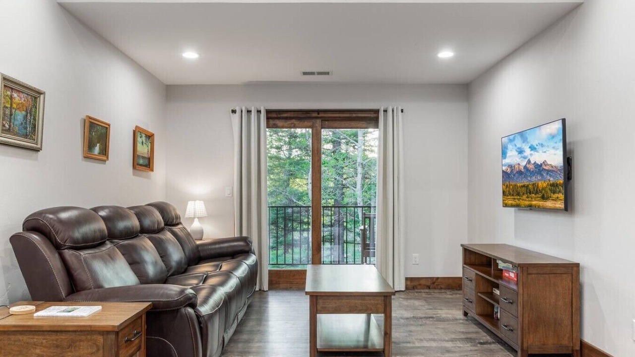 Photo of Livingroom in Island Park