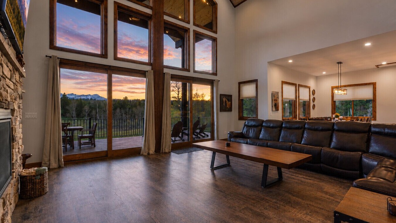 Photo of Livingroom in Island Park