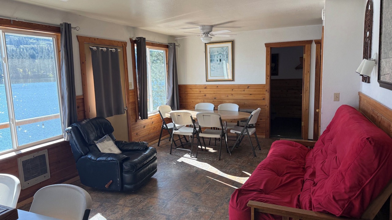 Photo of Livingroom in Republic