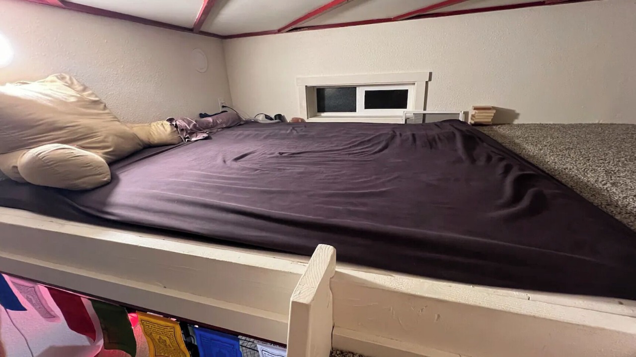 Photo of Bedroom in Rollingbay