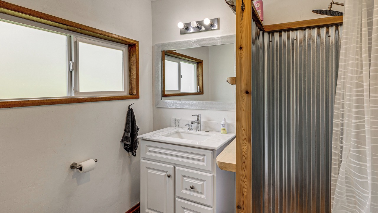 Photo of Bathroom in Oak Harbor