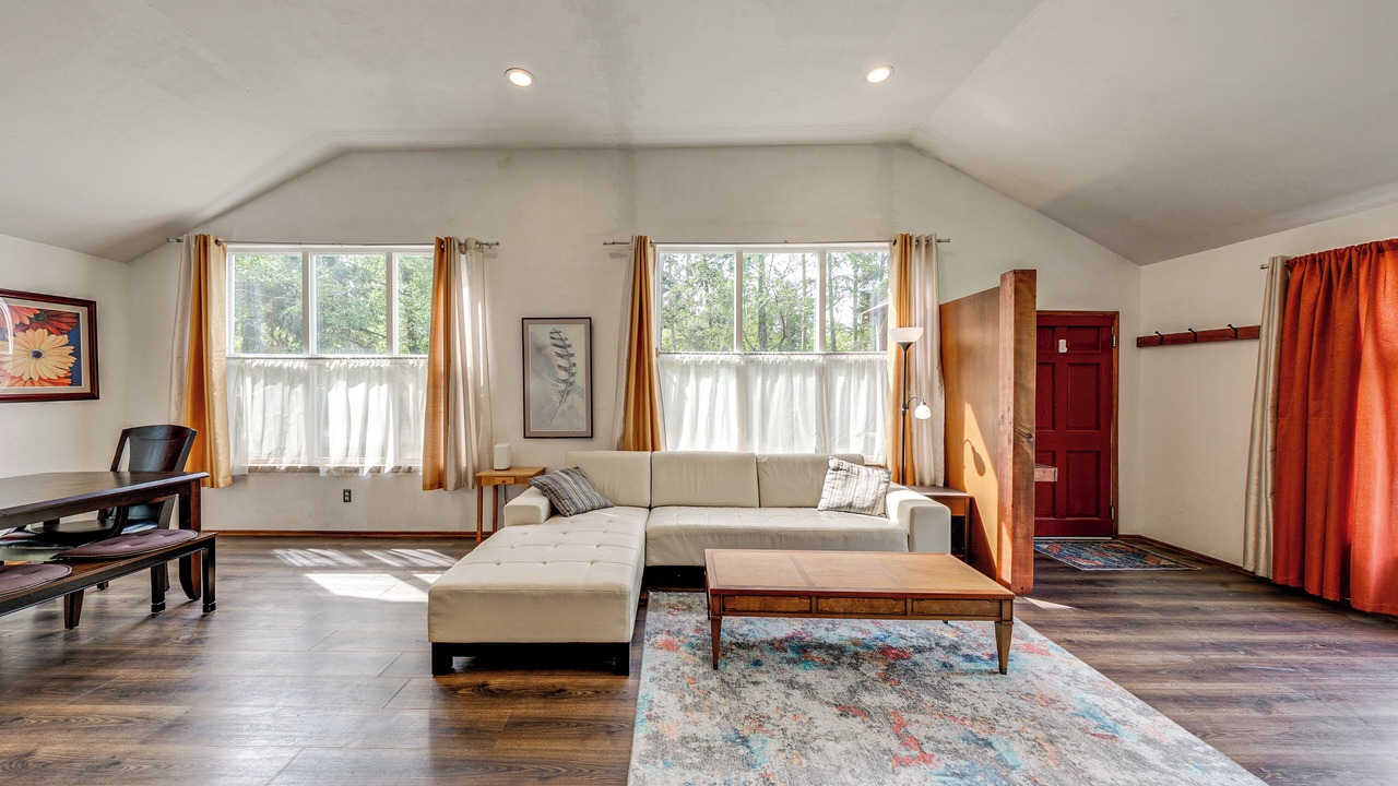 Photo of Livingroom in Oak Harbor