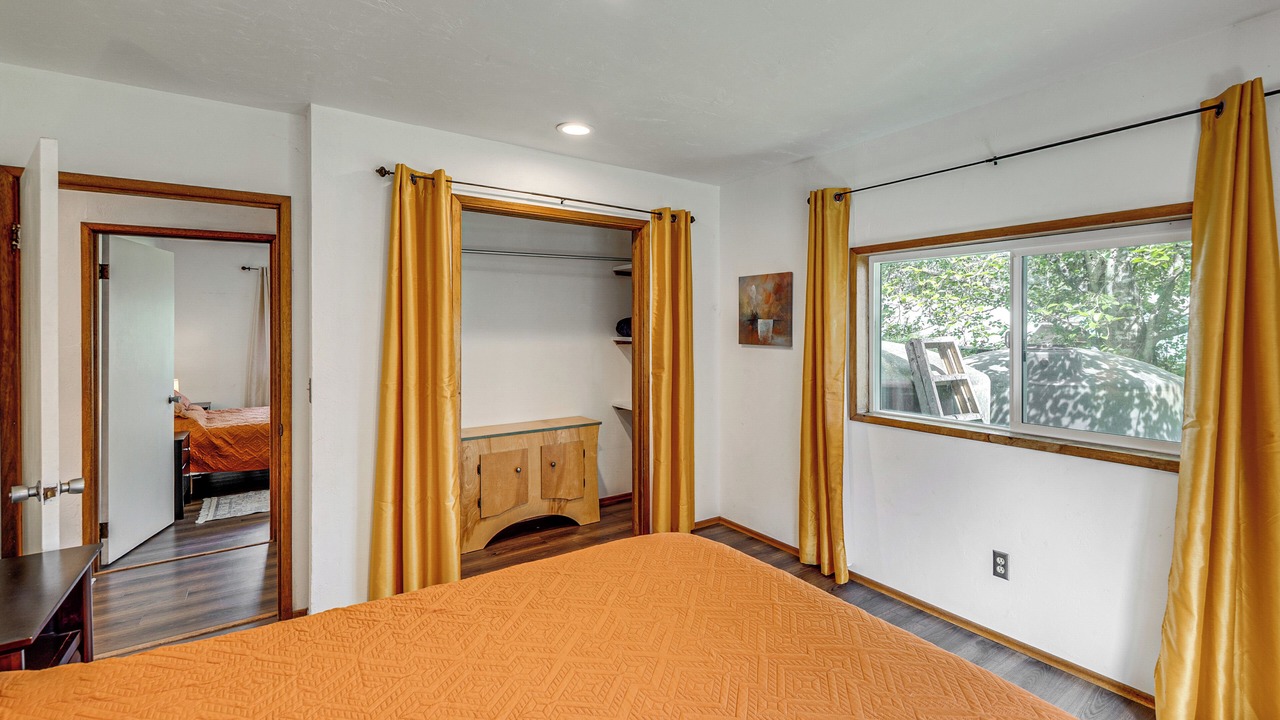 Photo of Bedroom in Oak Harbor