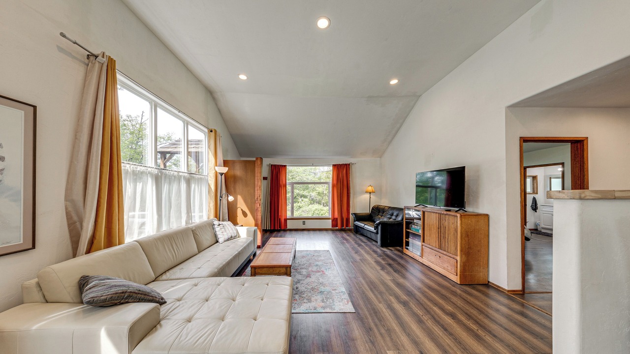 Photo of Livingroom in Oak Harbor