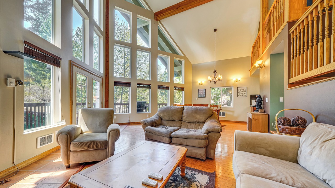 Photo of Livingroom in Hyak