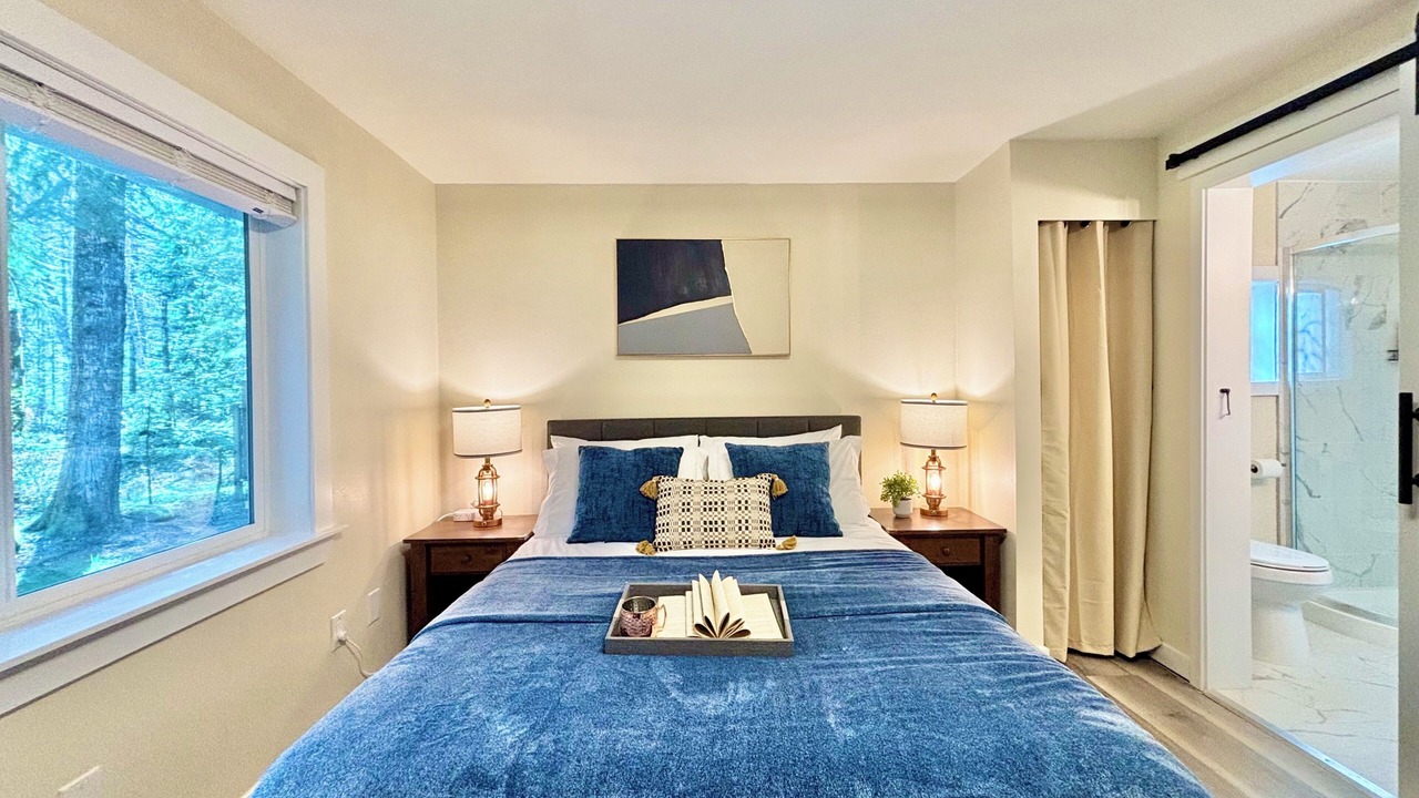 Photo of Bedroom in Paradise Estates