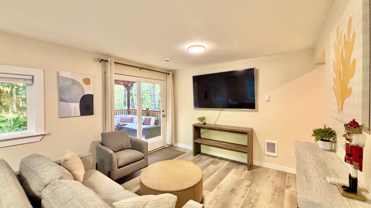 Photo of Livingroom in Paradise Estates
