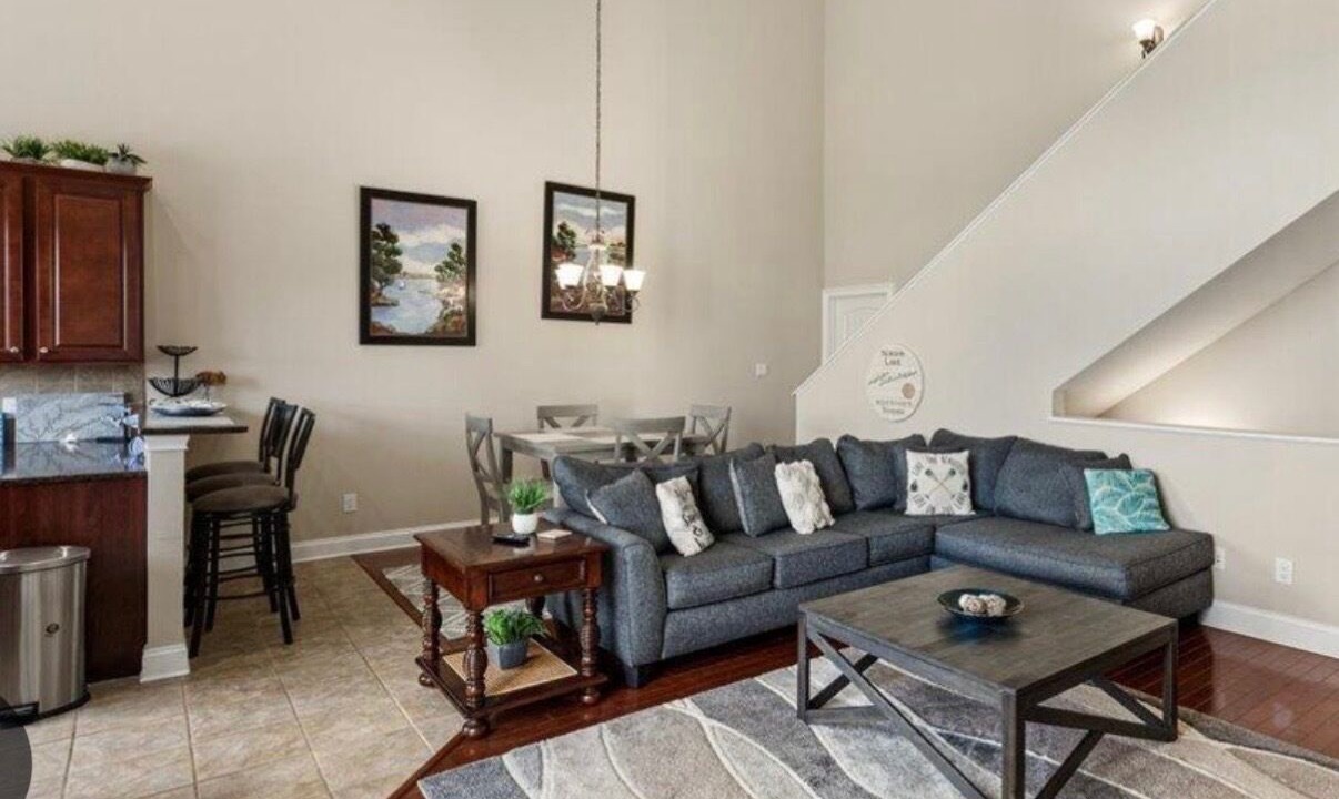 Photo of Livingroom in Andersonville