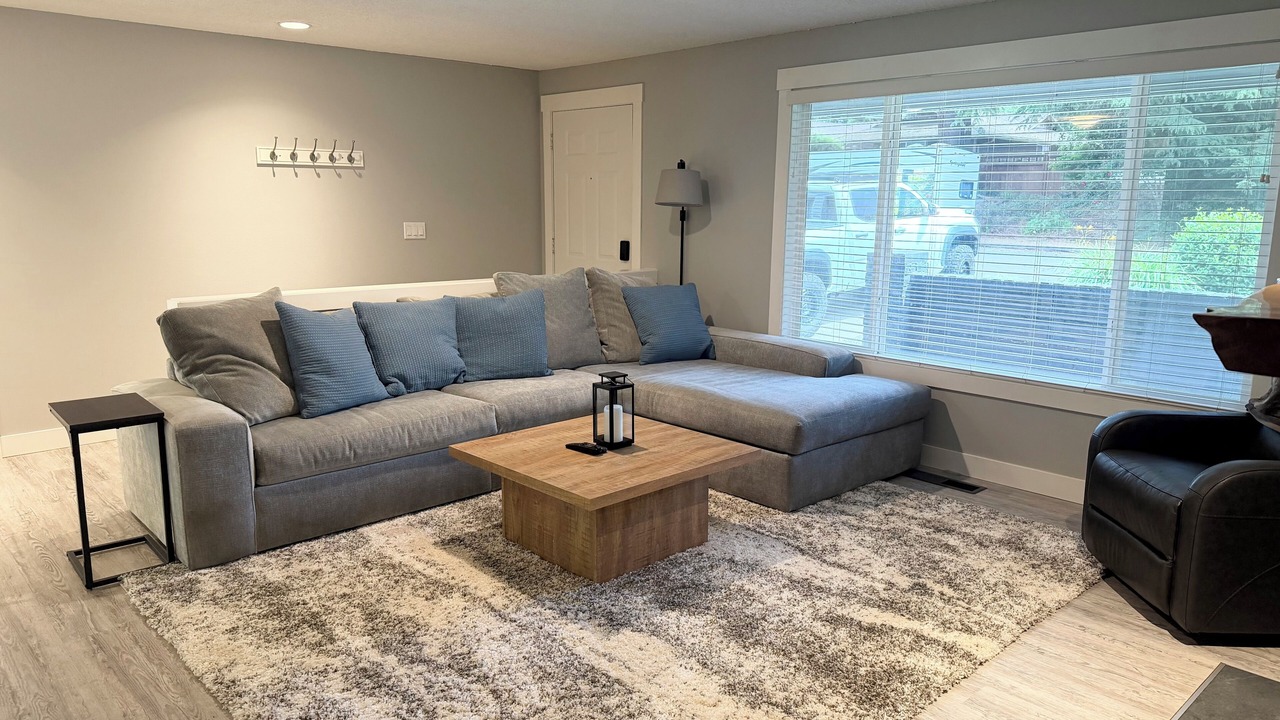 Photo of Livingroom in Aloha