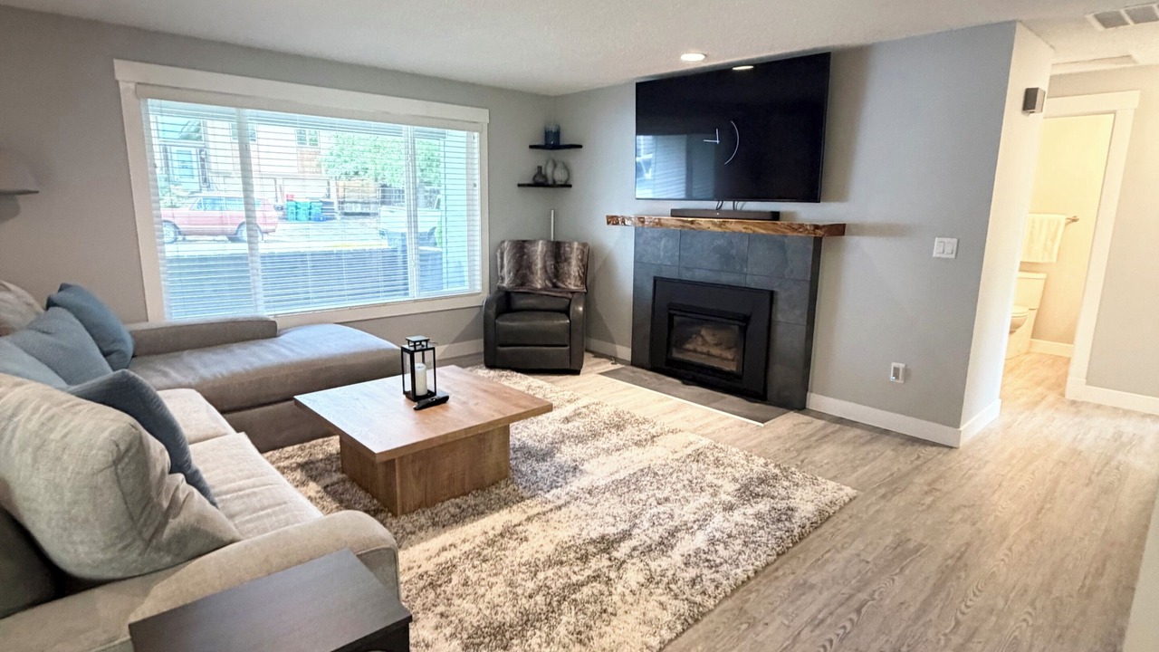 Photo of Livingroom in Aloha