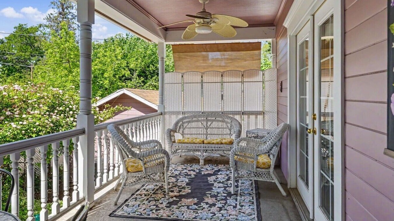 Photo of Patio Balcony in Siskiyou-Hargadine Historic District