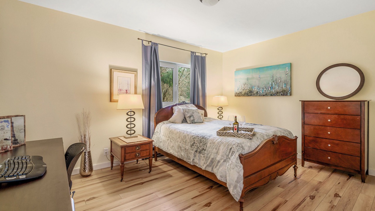 Photo of Bedroom in Shoreline