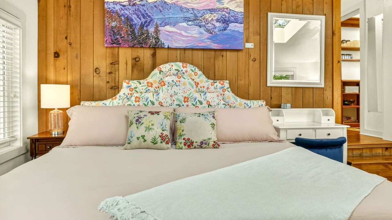 Photo of Bedroom in Historic Railroad District