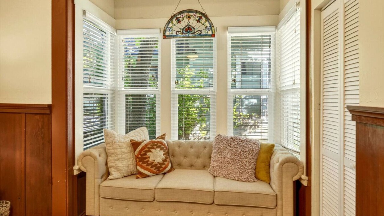 Photo of Livingroom in Historic Railroad District