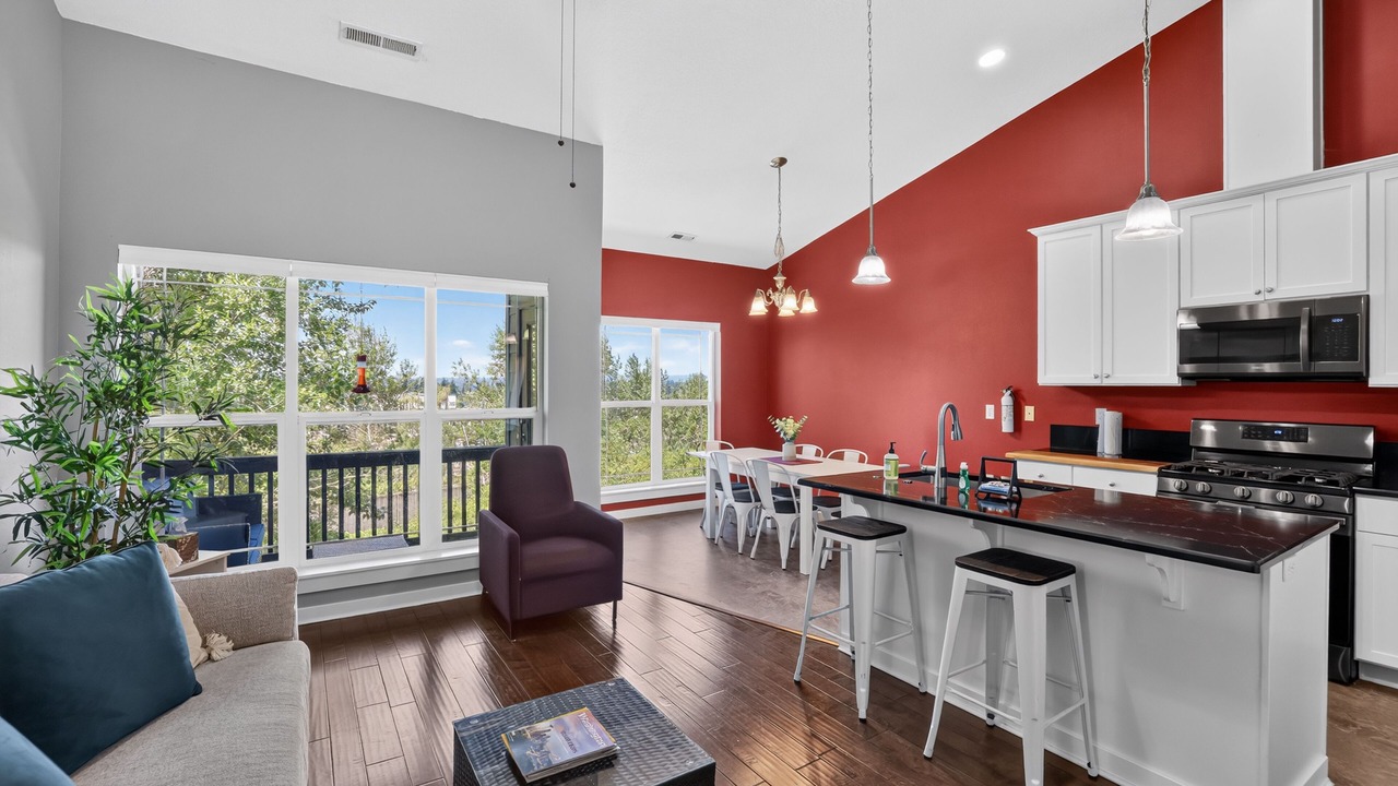Photo of Livingroom in Happy Valley