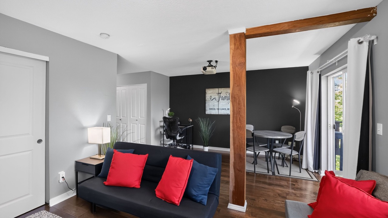 Photo of Livingroom in Happy Valley