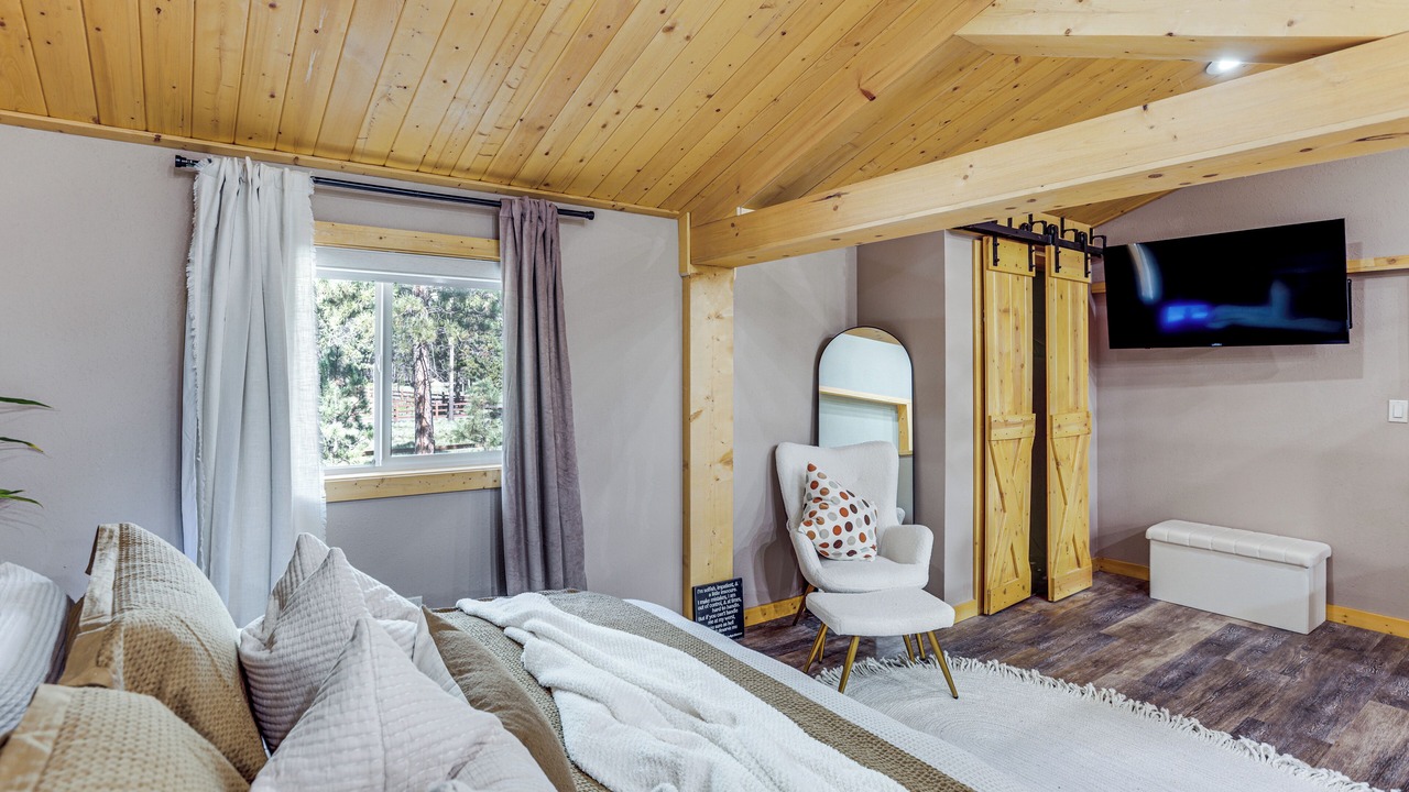 Photo of Bedroom in Three Rivers