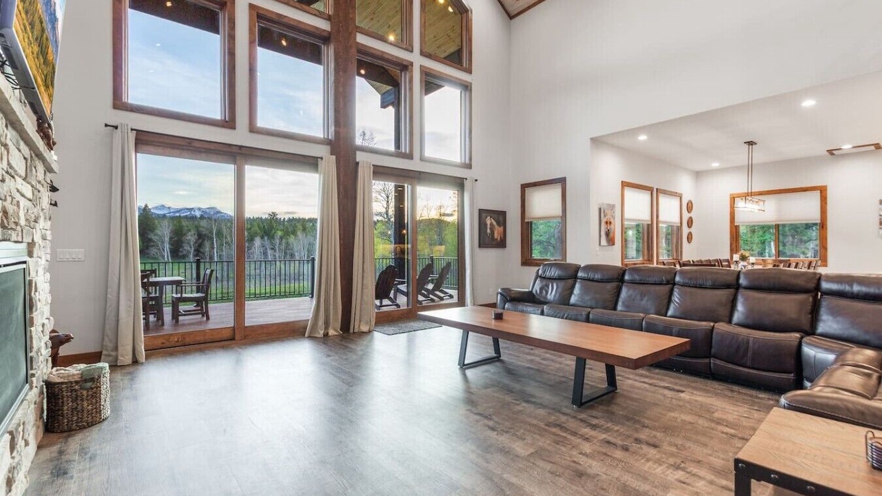 Photo of Livingroom in Island Park