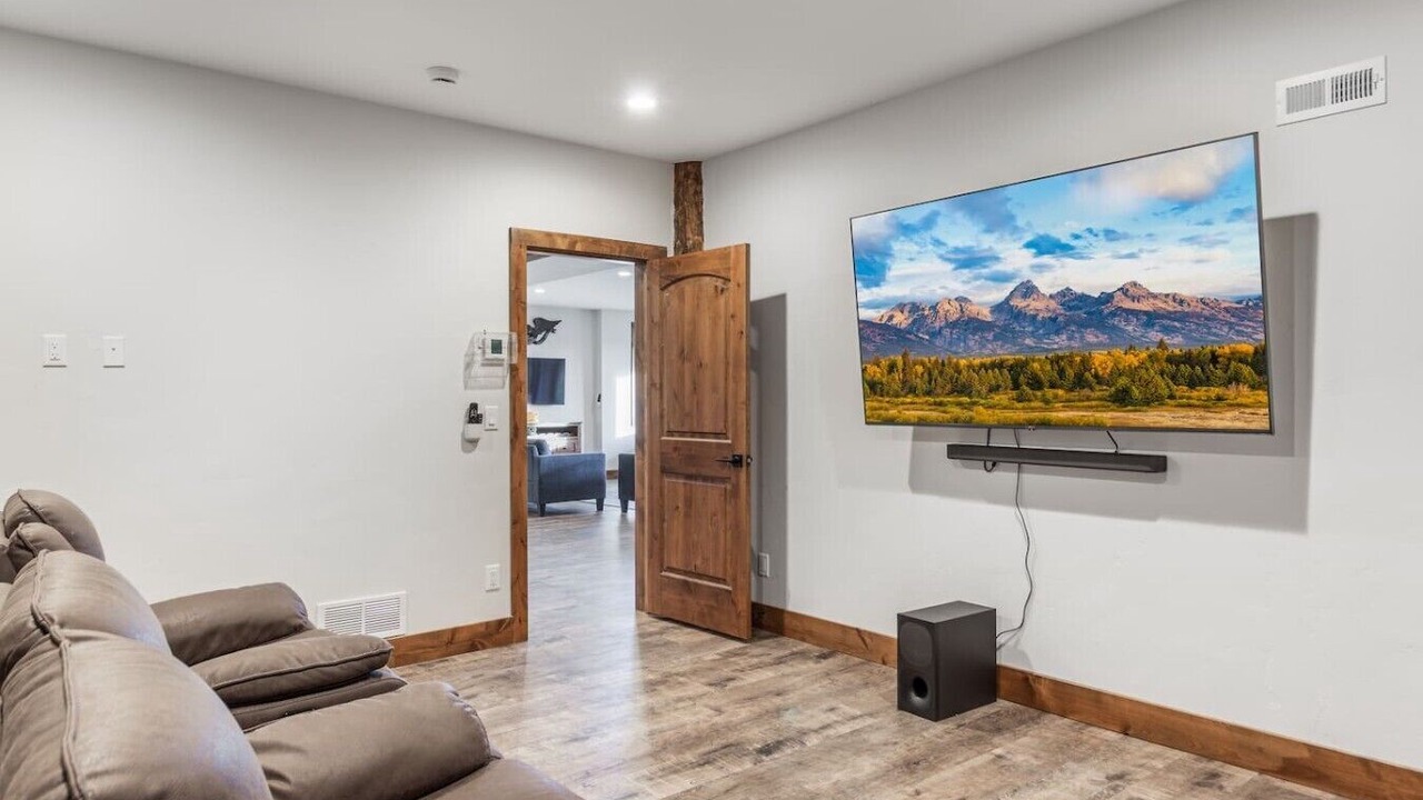 Photo of Livingroom in Island Park