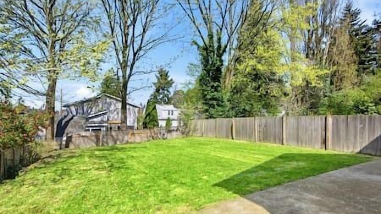 Photo of Outdoor in Maple Leaf