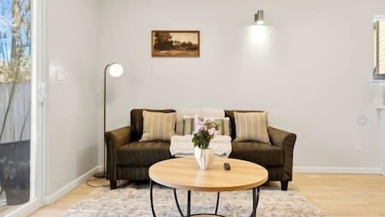 Photo of Livingroom in Maple Leaf
