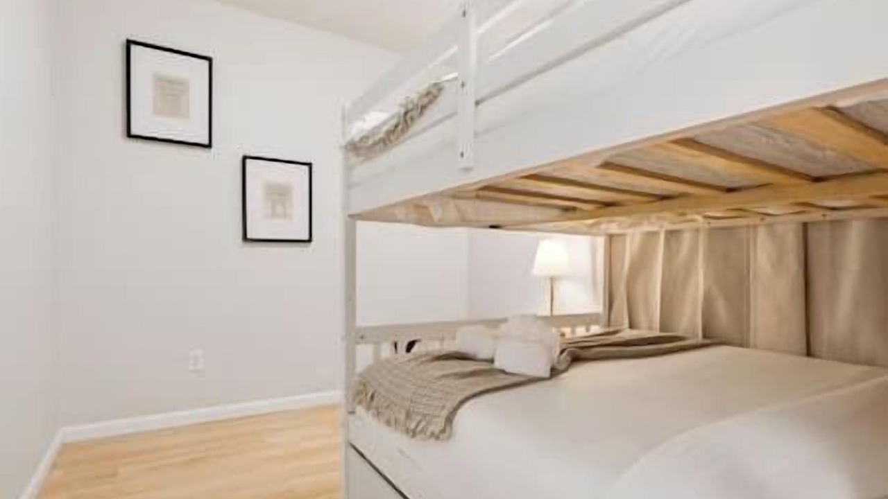 Photo of Bedroom in Maple Leaf