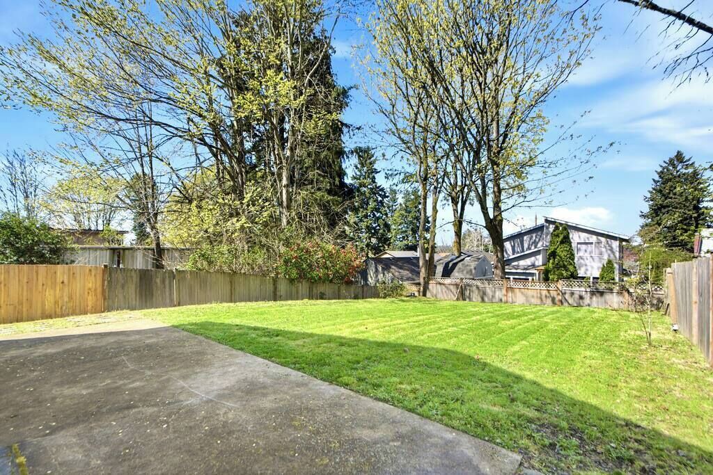 Photo of Outdoor in Maple Leaf