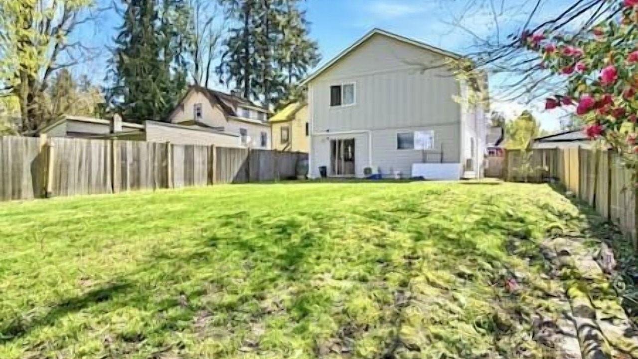 Photo of Outdoor in Maple Leaf