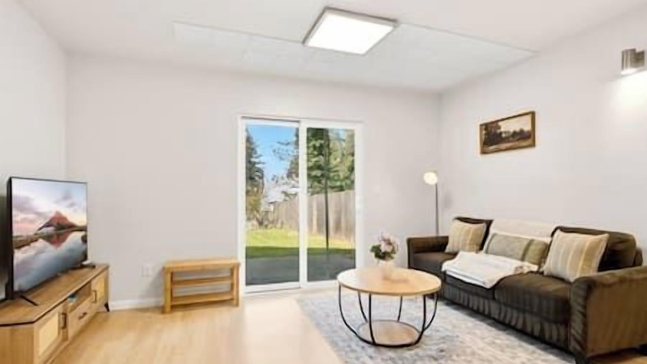 Photo of Livingroom in Maple Leaf