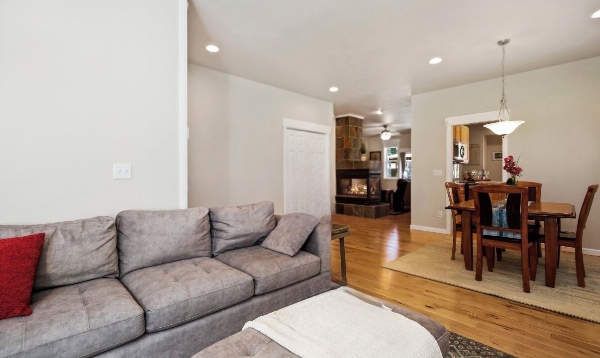 Photo of Livingroom in Port Orchard