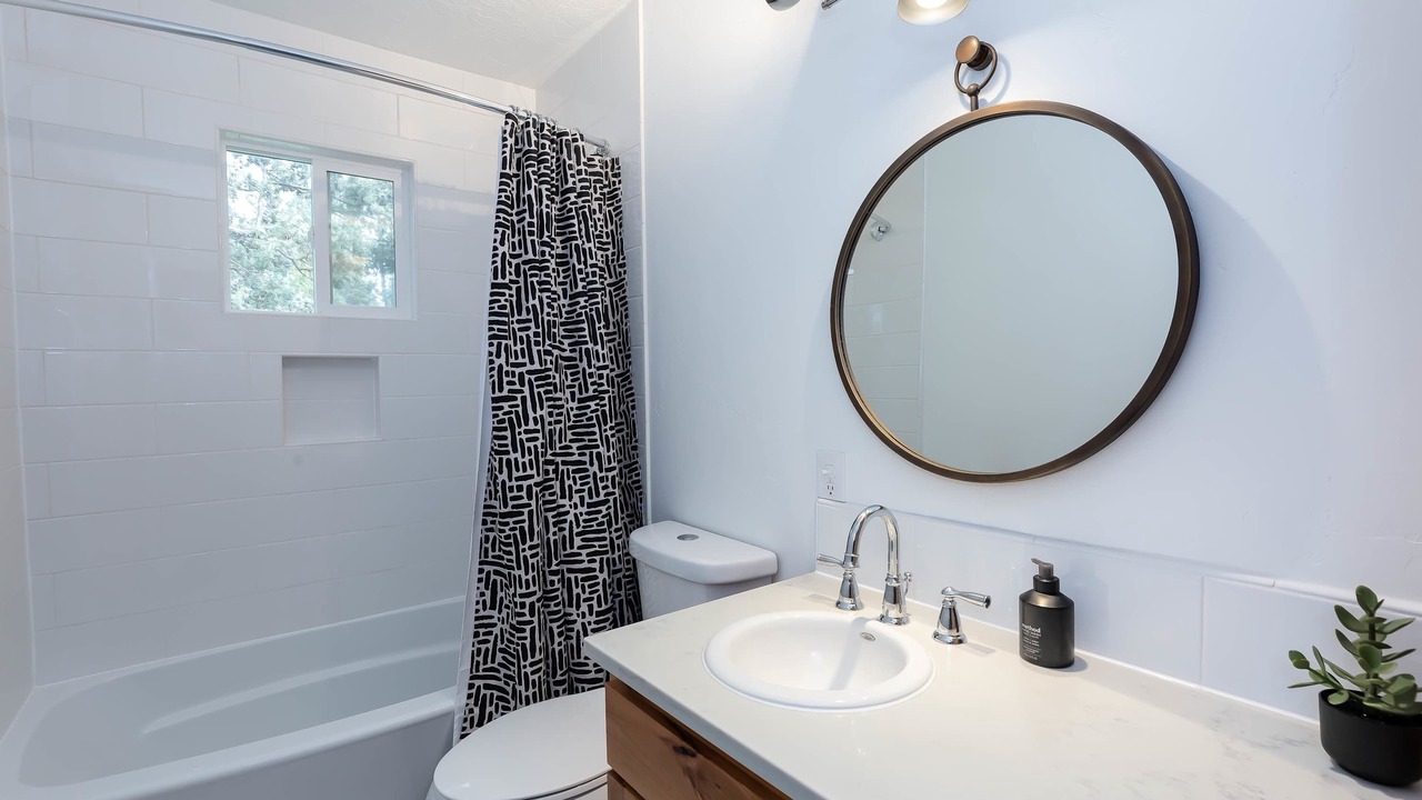 Photo of Bathroom in Larkspur