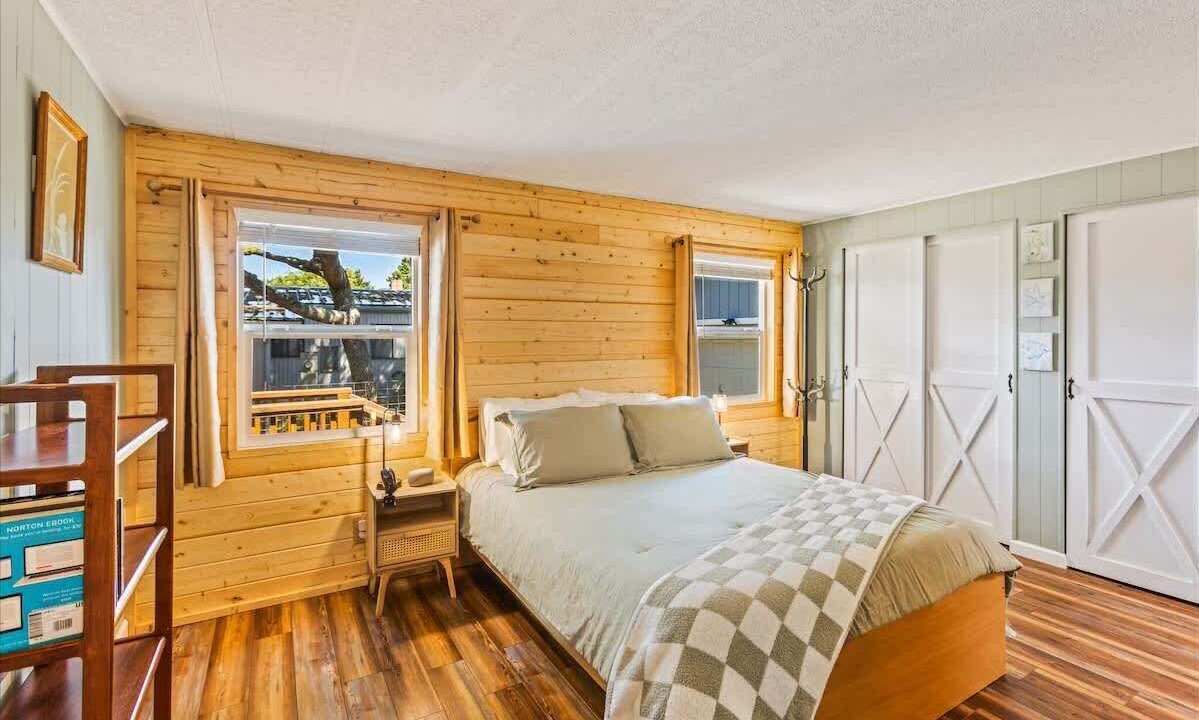 Photo of Bedroom in Grayland
