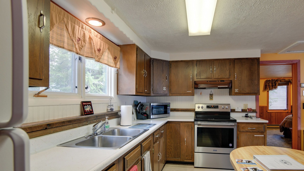 Photo of Kitchen in West Yellowstone