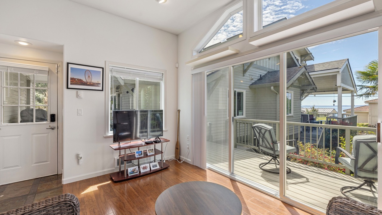 Photo of Livingroom in Richmond Beach