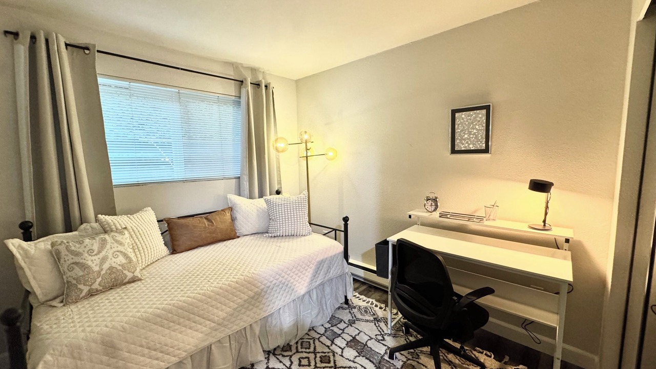 Photo of Bedroom in Tukwila