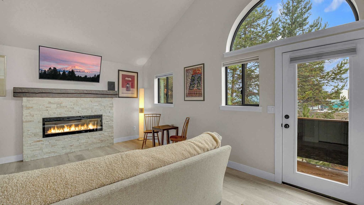 Photo of Livingroom in Sunriver