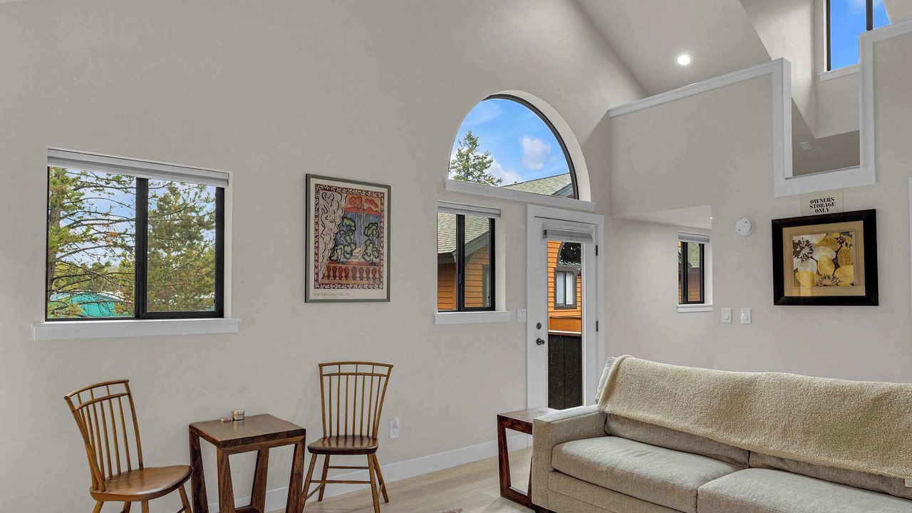 Photo of Livingroom in Sunriver