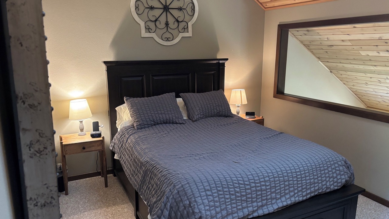 Photo of Bedroom in Glacier