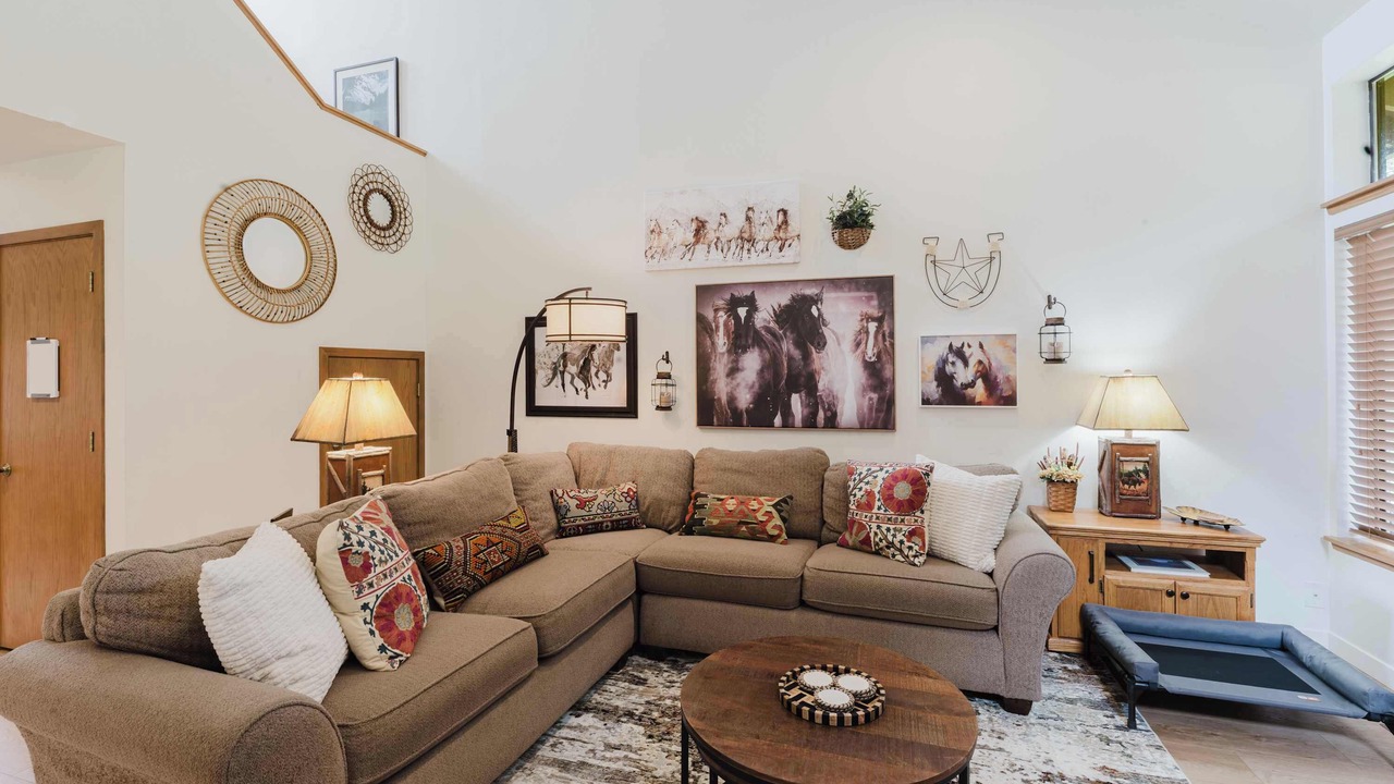 Photo of Livingroom in Sunriver