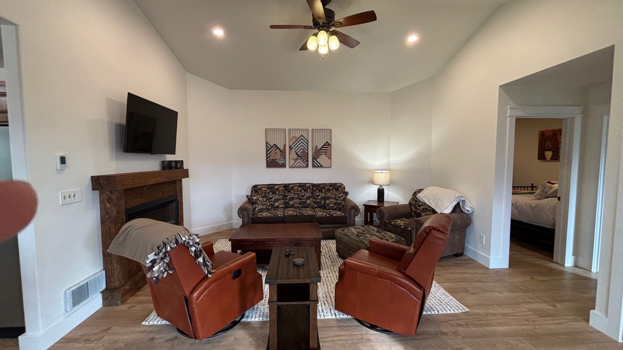 Photo of Livingroom in Rexford