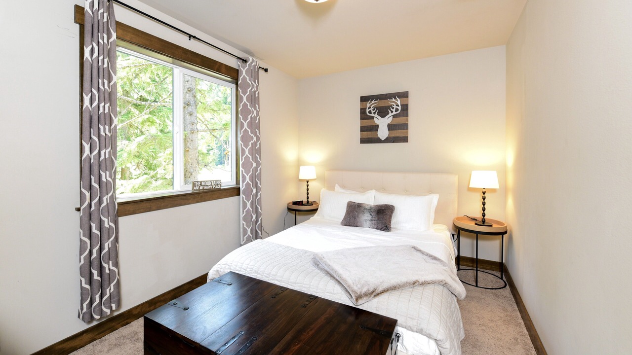 Photo of Bedroom in Snoqualmie Pass