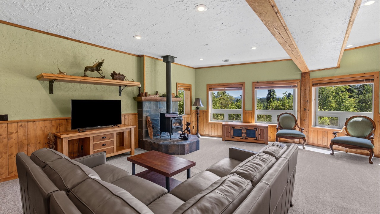Photo of Livingroom in Kingston