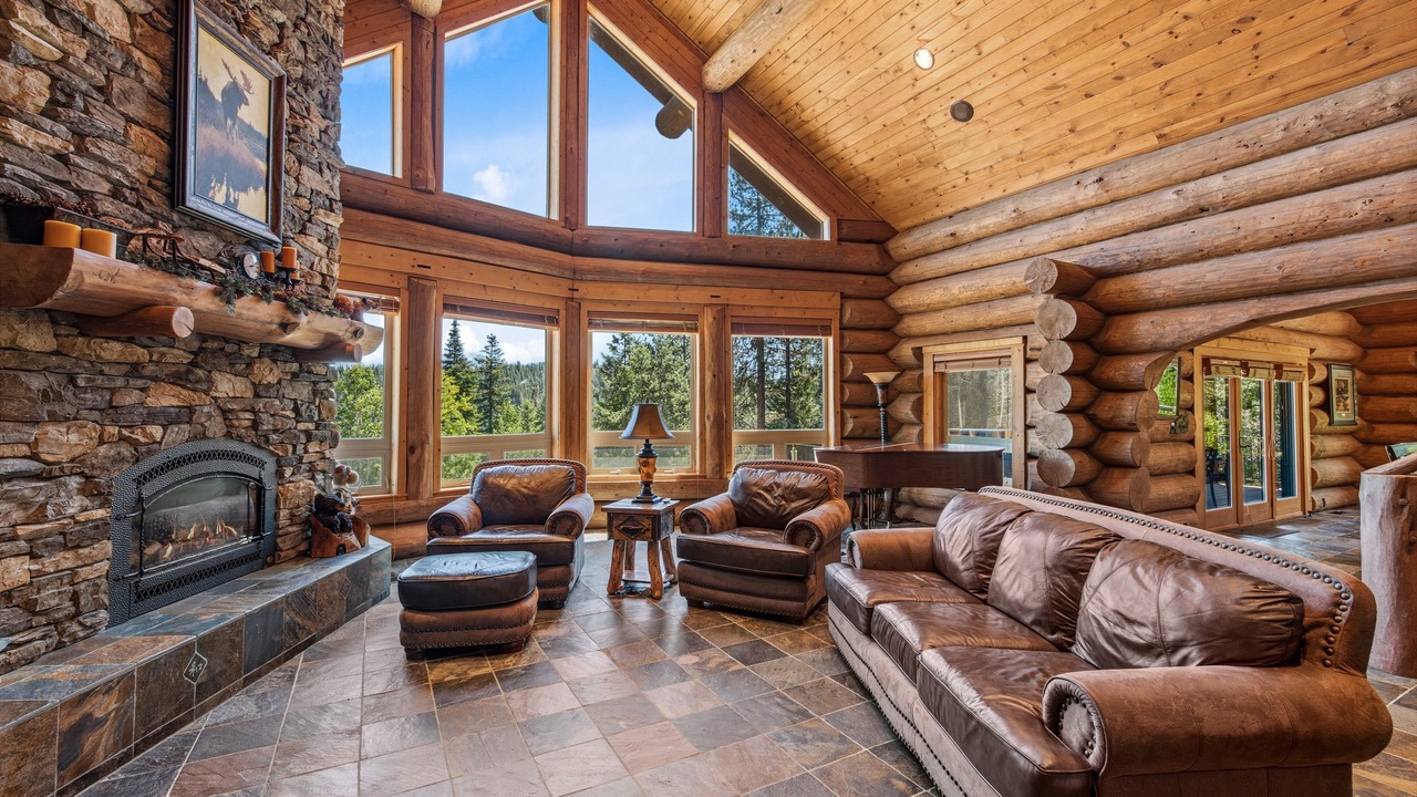 Photo of Livingroom in Kingston