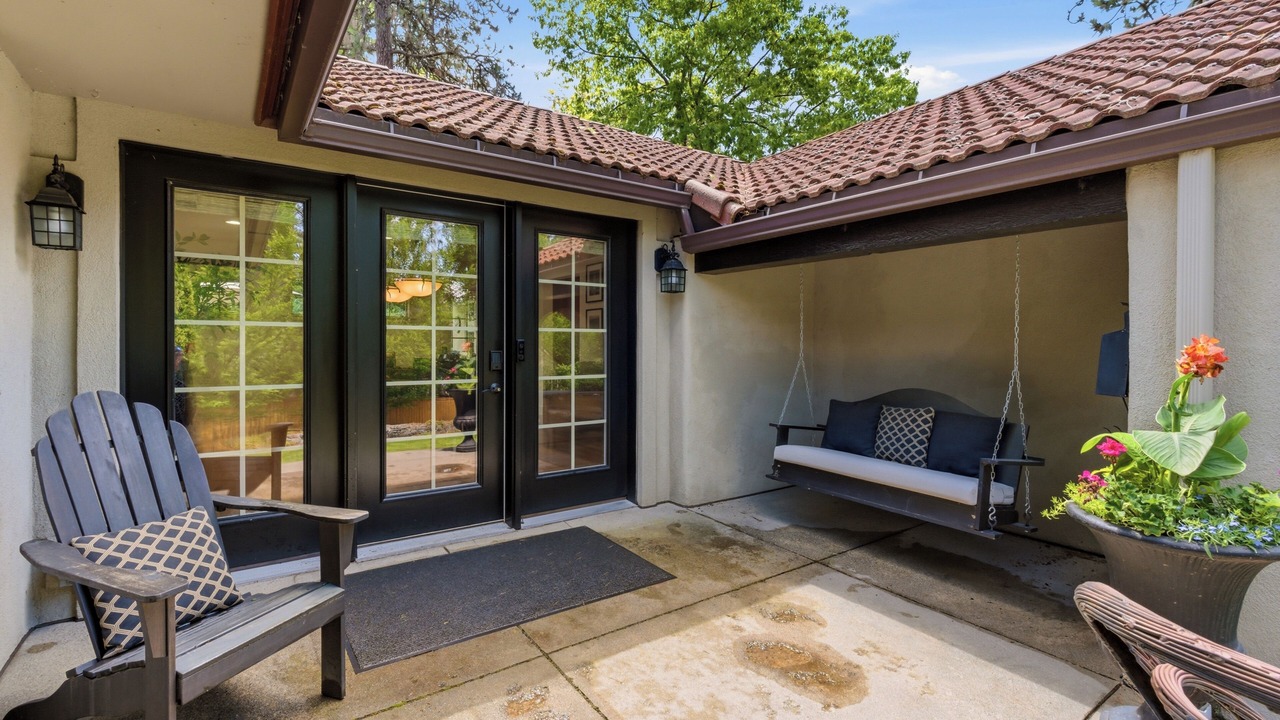 Photo of Patio Balcony in Manito