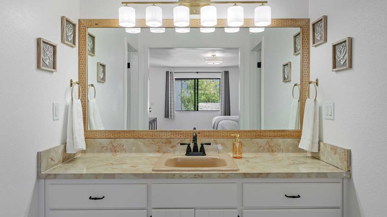Photo of Bathroom in West Yellowstone
