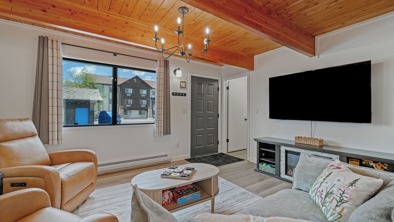 Photo of Livingroom in West Yellowstone